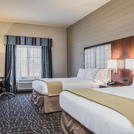 Holiday Inn Express & Suites Eureka By Ihg Exterior photo