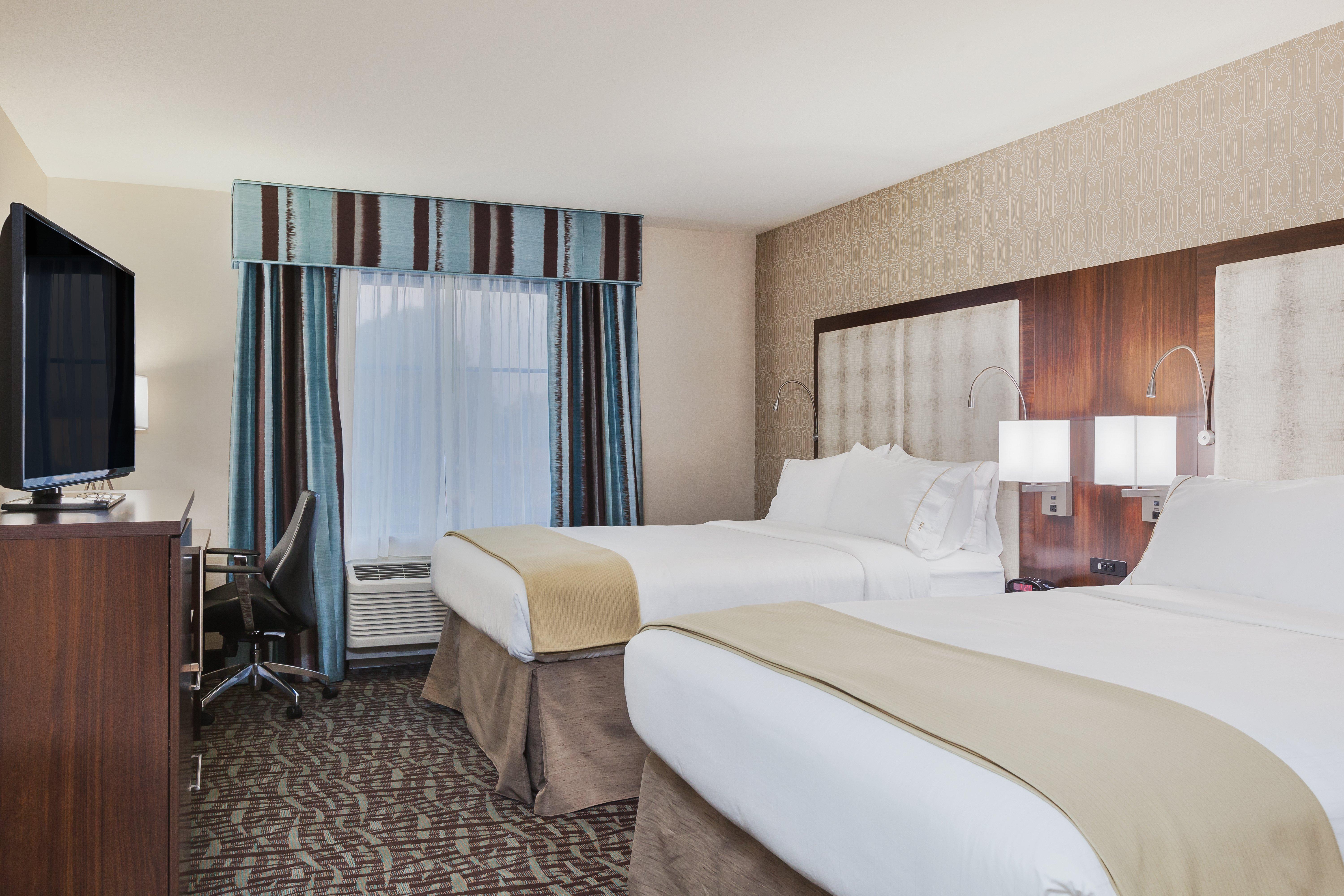 Holiday Inn Express & Suites Eureka By Ihg Exterior photo