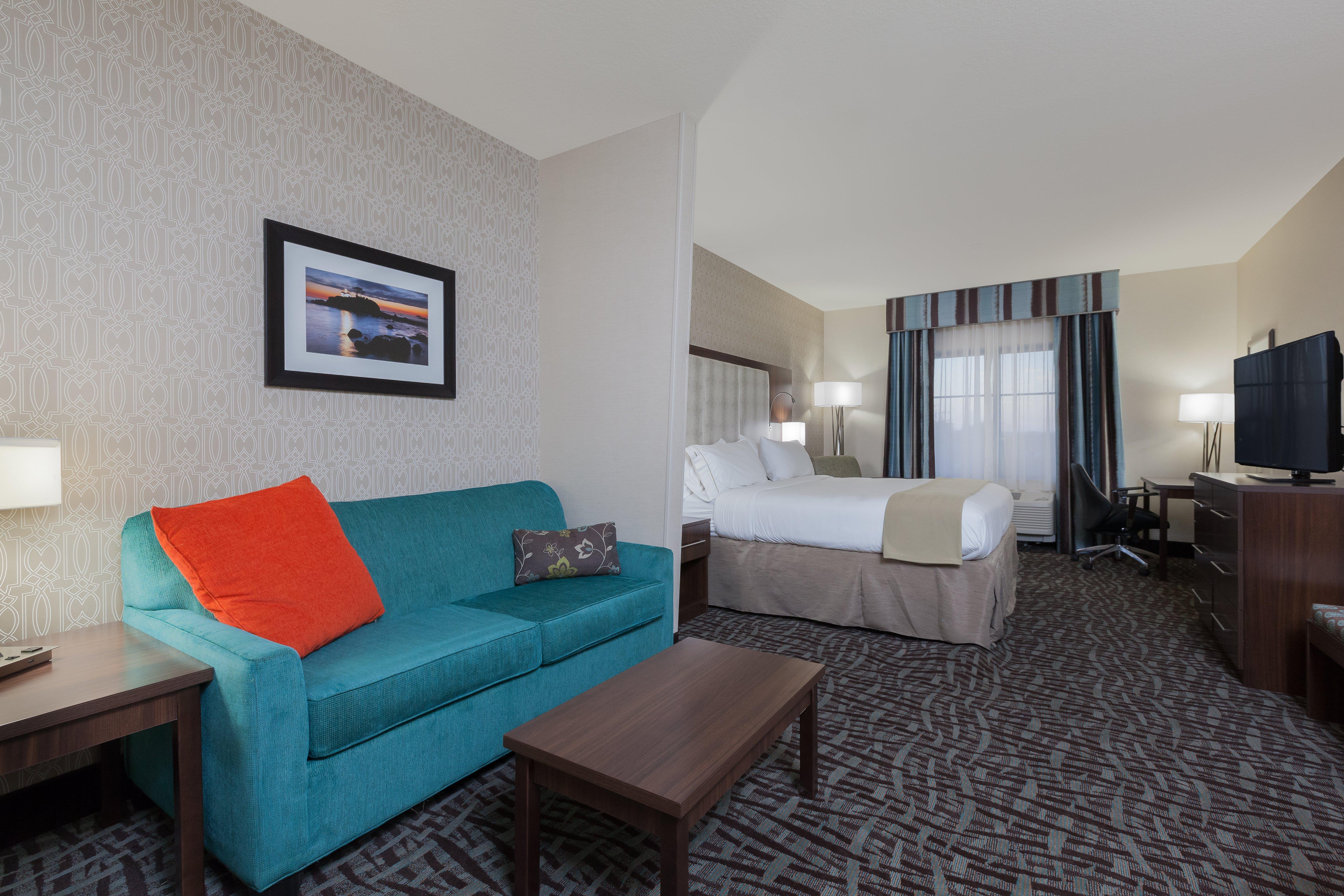 Holiday Inn Express & Suites Eureka By Ihg Exterior photo