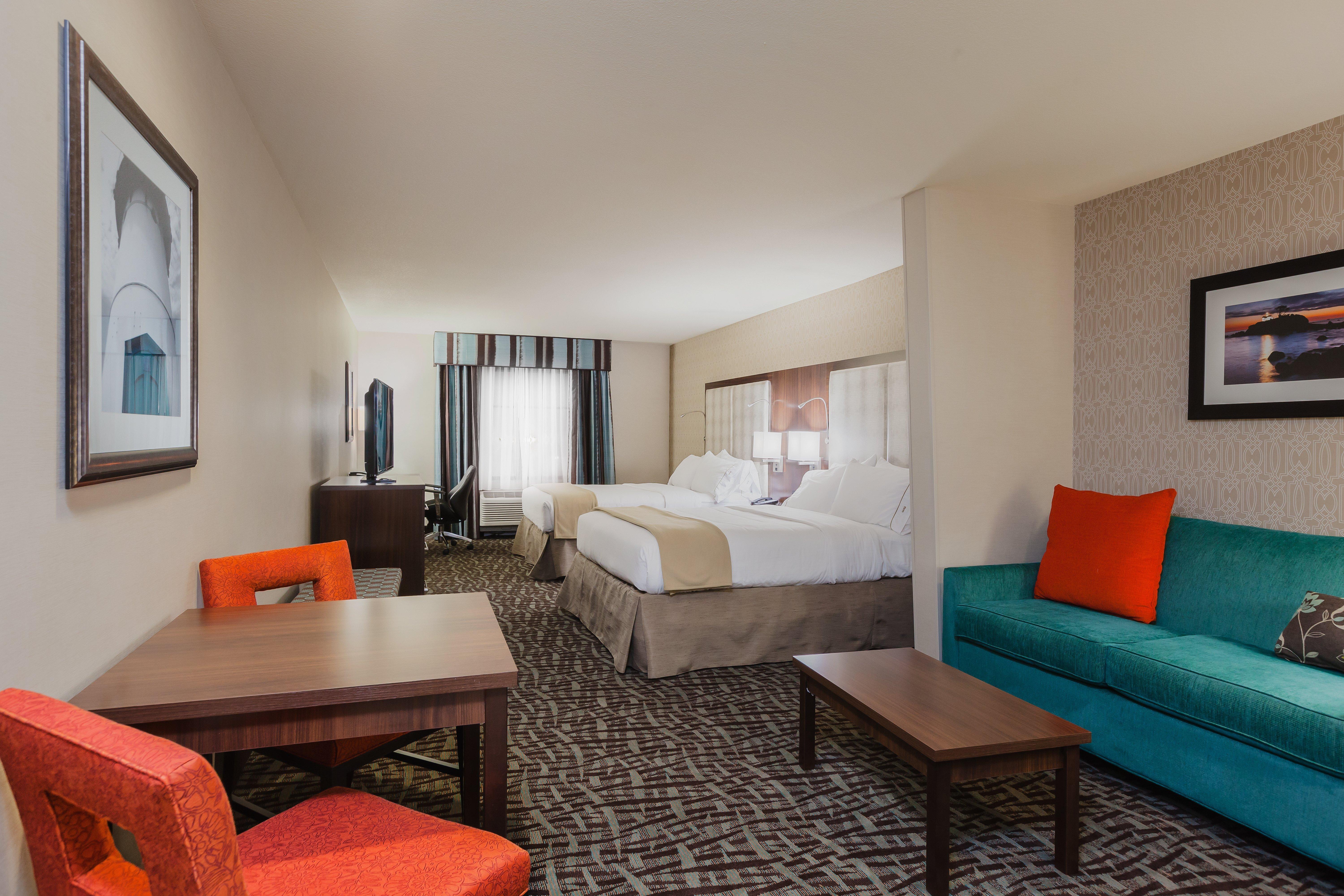 Holiday Inn Express & Suites Eureka By Ihg Exterior photo