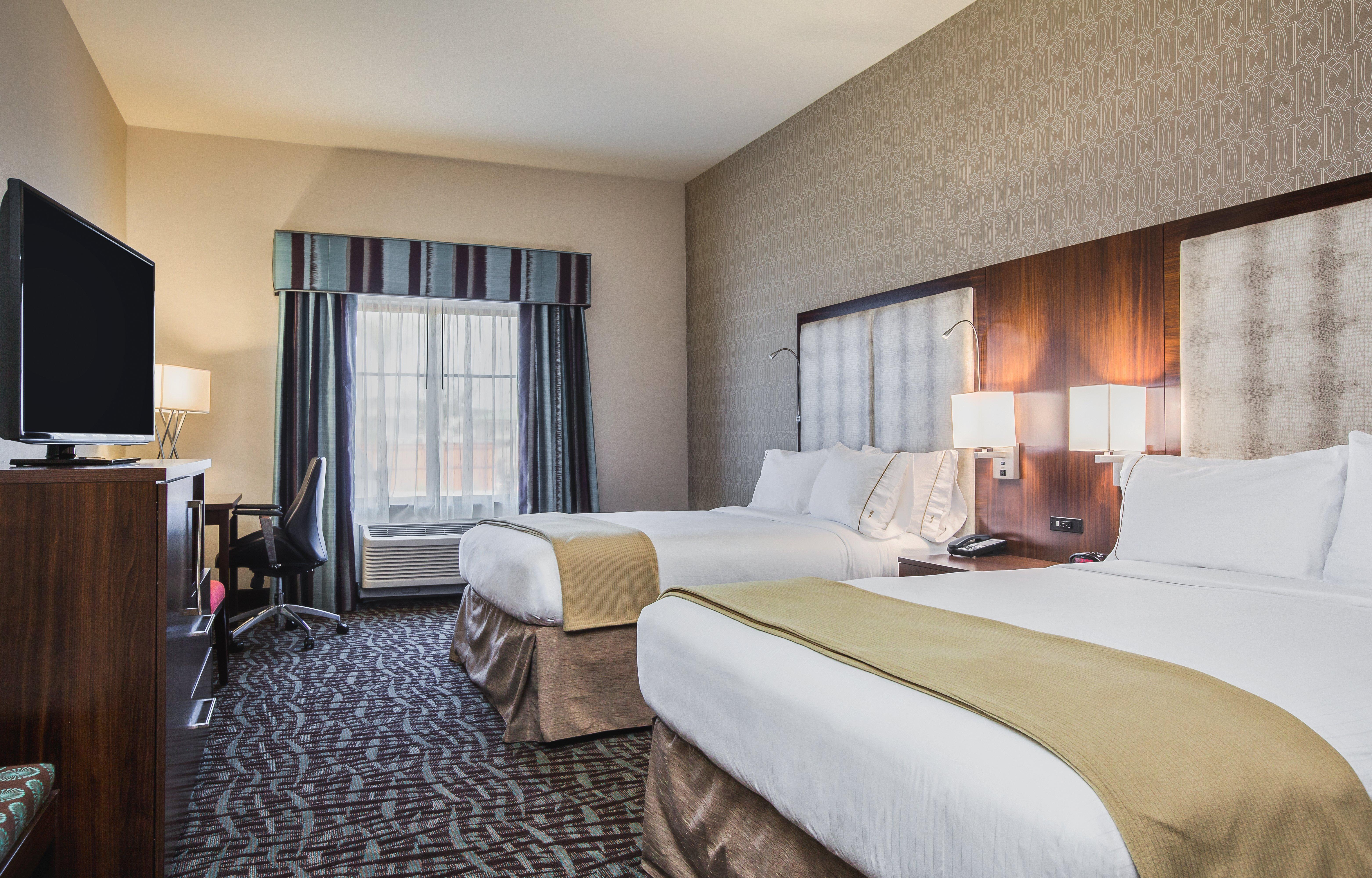 Holiday Inn Express & Suites Eureka By Ihg Exterior photo